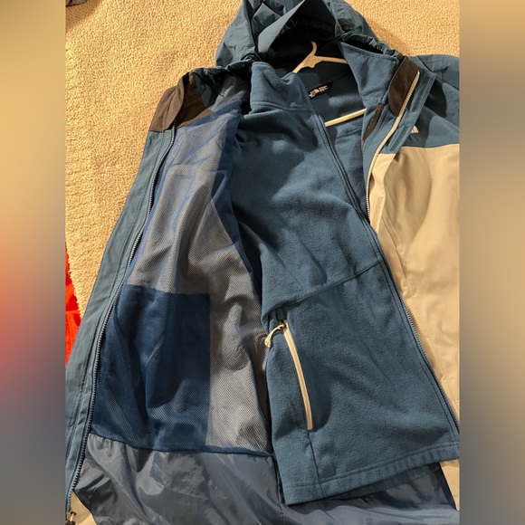 The North Face Men’s XL 3-in-1 Rain Jacket - Picture 3 of 8